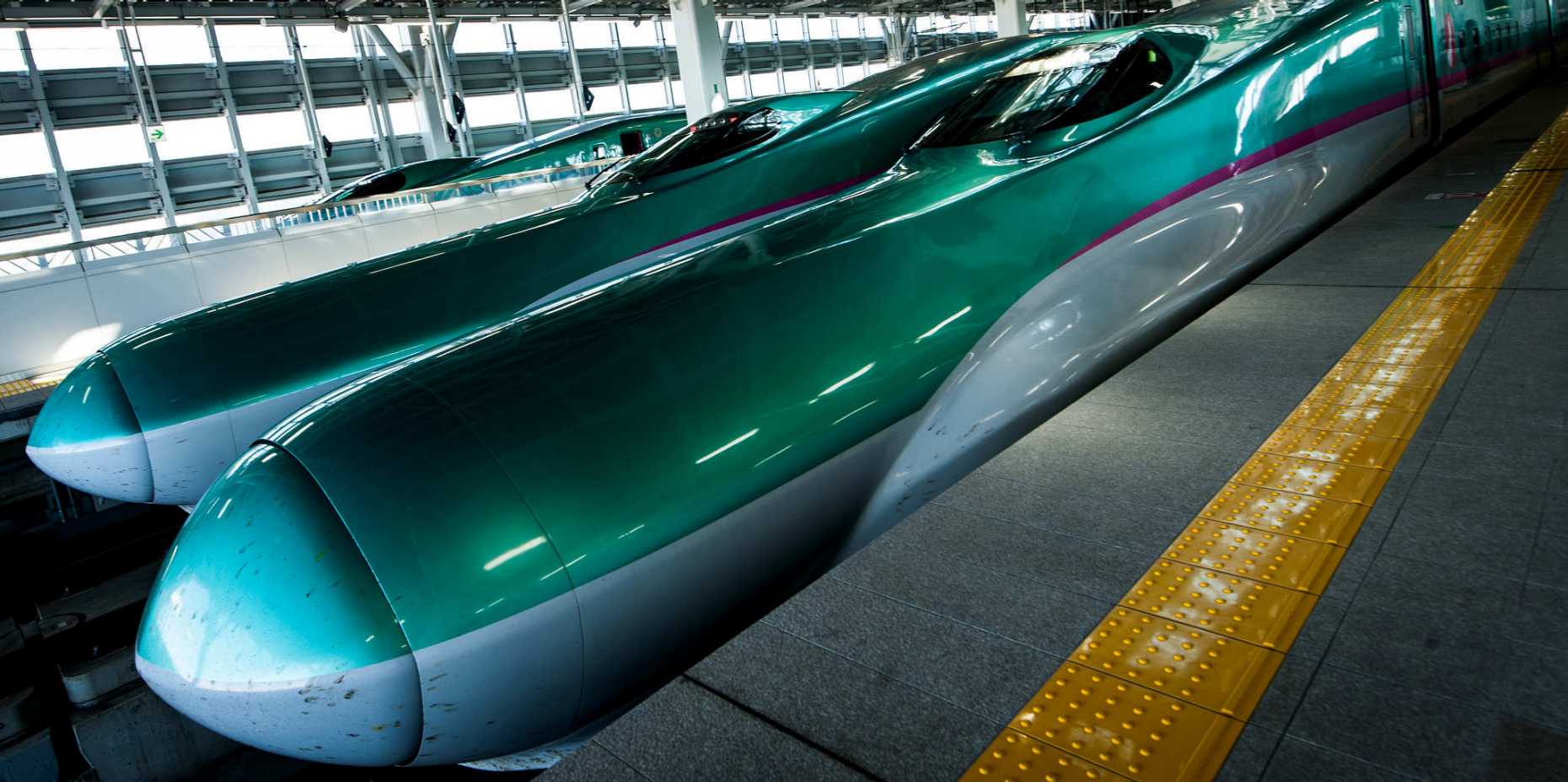 Enlarged view: Hayabusa - Tohoku Shinkansen E5 Series (CC BY-SA 2.0 by C.K. Tse via flickr)