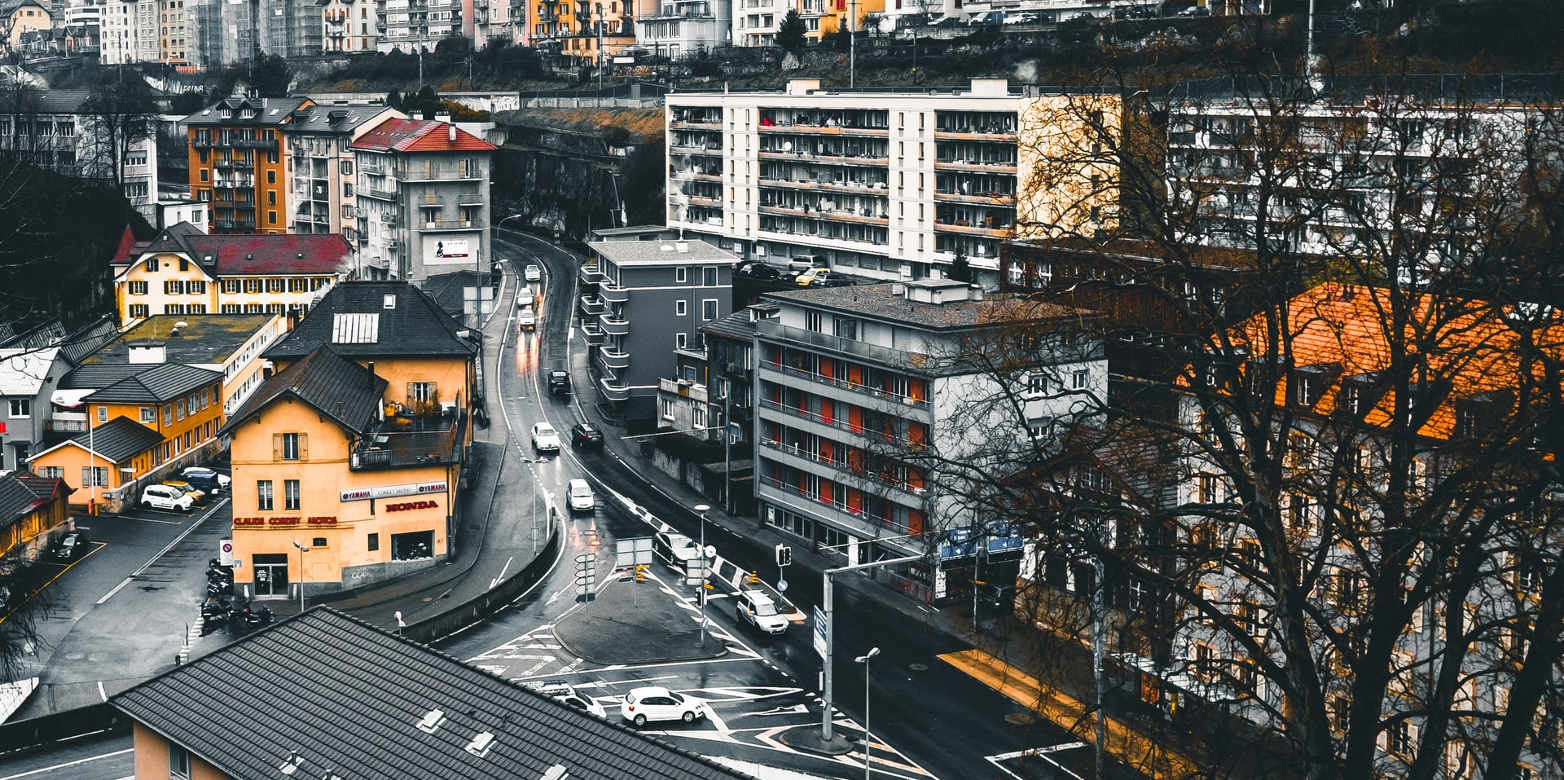 Enlarged view: Traffic in Neuchâtel ( CC0 1.0 / S. Beyazkaya via Unsplash)